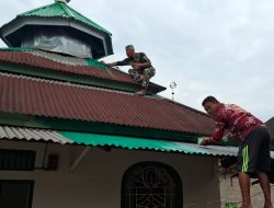 Satgas TMMD Ke-129 dan Warga Gotong Royong Percantik Langgar Al-Hikmah
