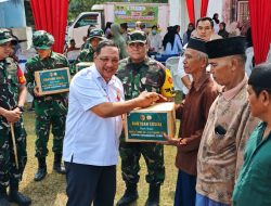 Tim Wasev PJO TMMD Ke-129 Bagikan Sembako, Wujud Kepedulian TNI kepada Warga Desa Tanjung Agung