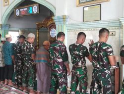 Satgas TMMD Ke-129 Shalat Berjamaah Bersama Warga, Perkuat Kemanunggalan TNI dan Rakyat di Desa Tanjung Agung