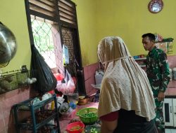 Satgas TMMD Ke-129 Bantu Orang Tua Asuh Memasak, Kebersamaan TNI dan Warga Kian Erat